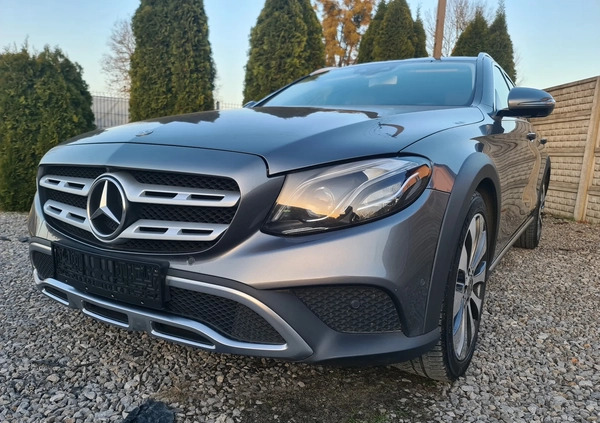 Mercedes-Benz Klasa E cena 138000 przebieg: 150000, rok produkcji 2018 z Pabianice małe 781